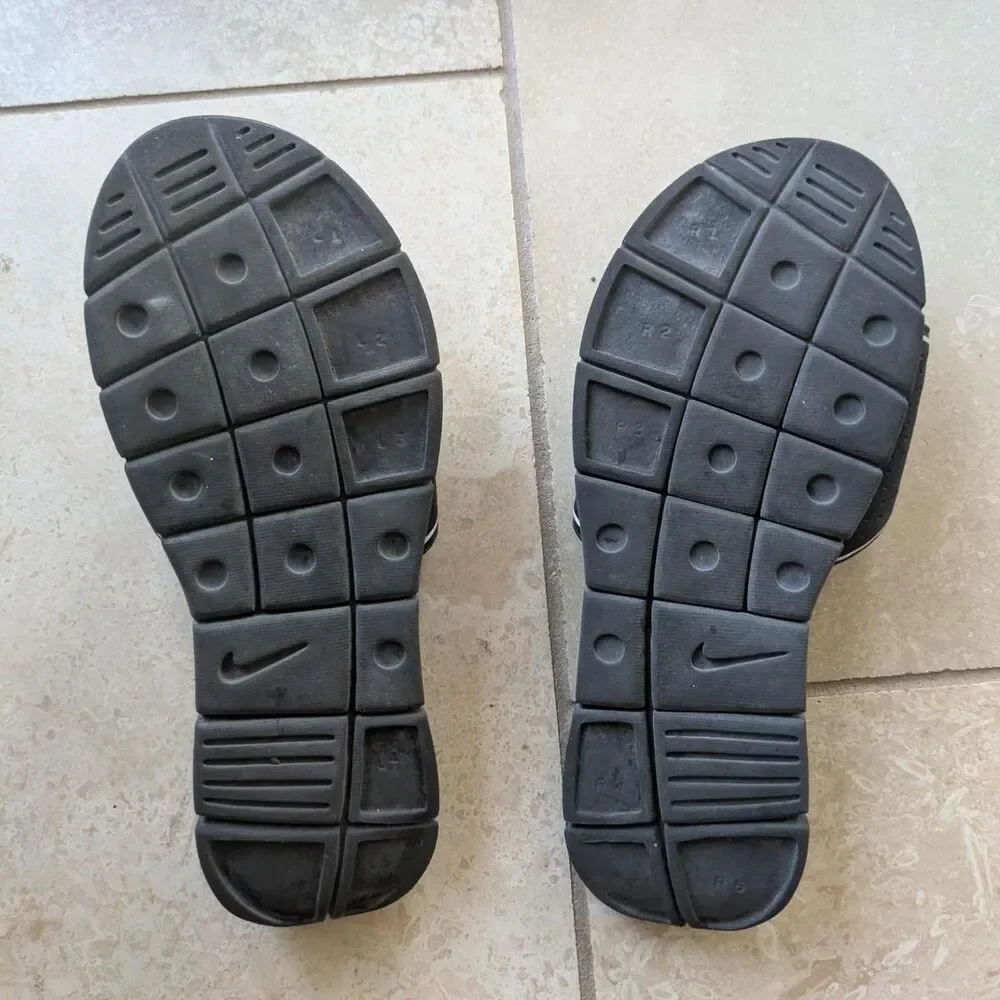 Nike Women's Black and White Slides